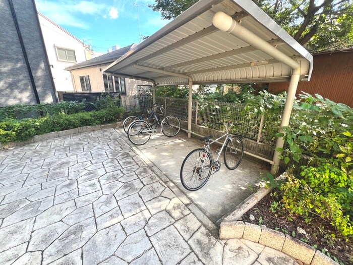 物件外観写真5　(駐輪場)