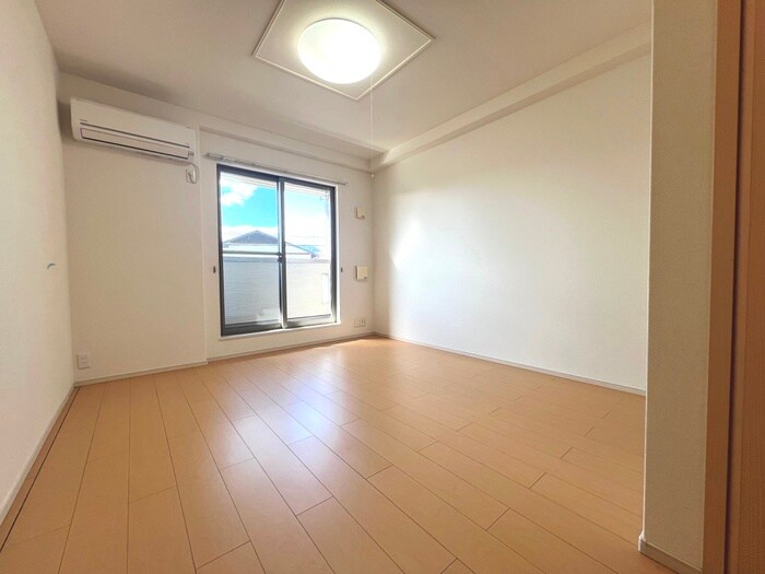 物件内観写真12　(居室)