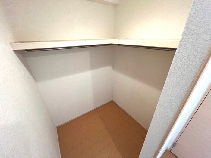 物件内観写真15　(収納)