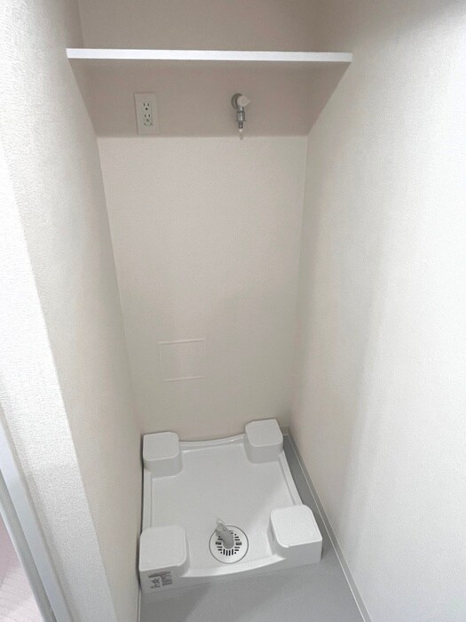 物件内観写真10　(洗濯機置場)