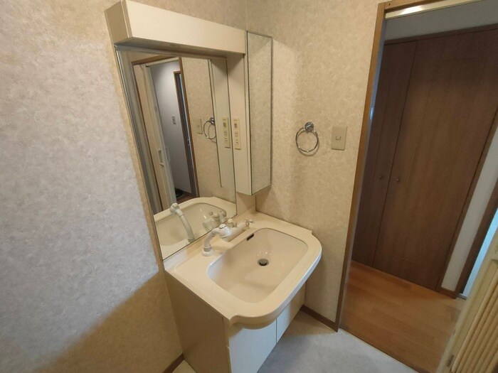 物件内観写真13　(洗面)