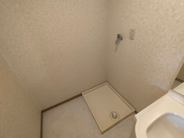 物件内観写真14　(洗濯機置場)