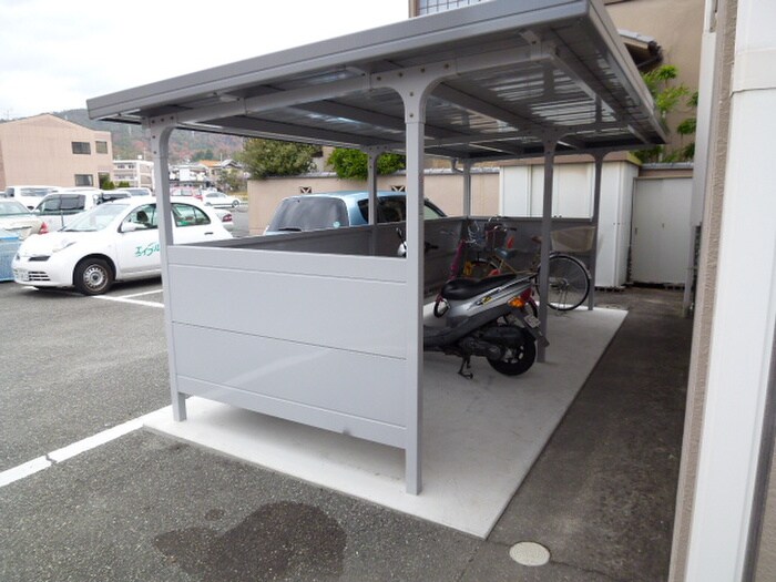 物件外観写真3　(駐輪場)