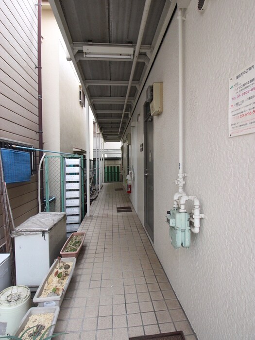 物件外観写真5　(エントランス部分)