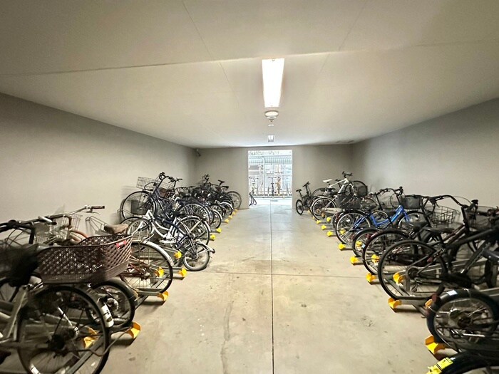 物件外観写真6　(駐輪場)