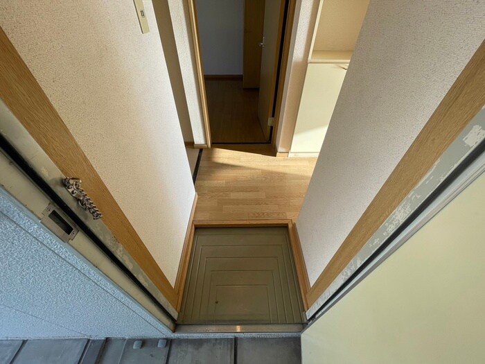 物件内観写真14　(玄関)