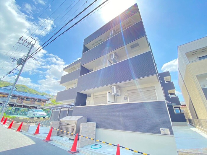 物件外観写真1　(外観写真)