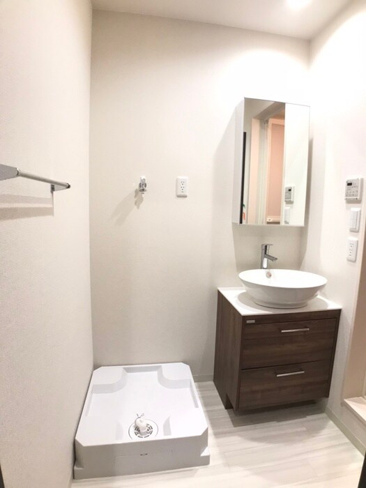 物件内観写真10　(洗濯機置場)