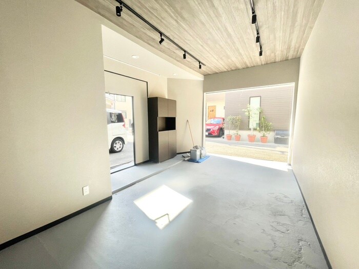 物件外観写真6　(駐車場)