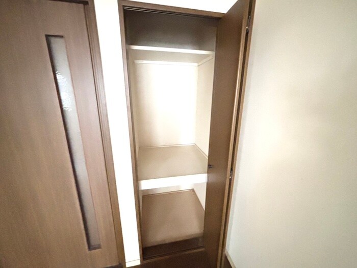 物件内観写真16　(収納)