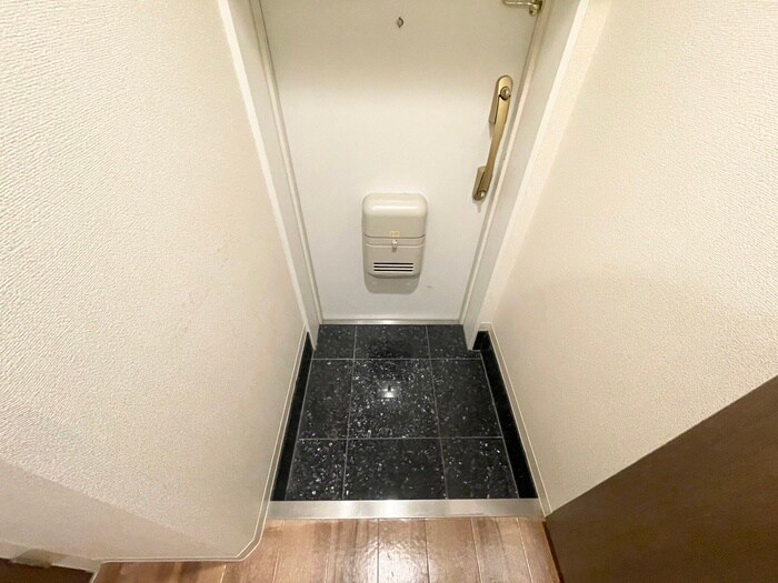 物件内観写真16　(玄関)