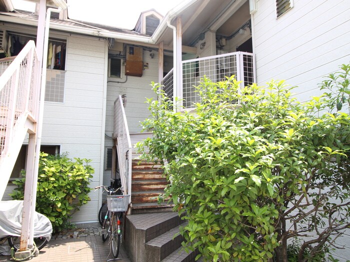 物件外観写真2　(エントランス部分)