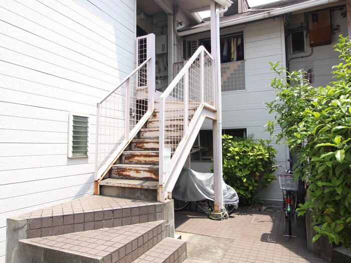 物件外観写真5　(駐輪場)