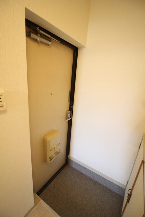 物件内観写真13　(玄関)