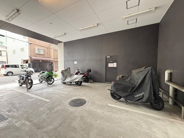 バイク置き場
