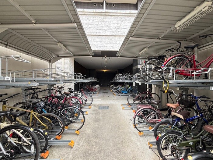 物件外観写真6　(駐輪場)