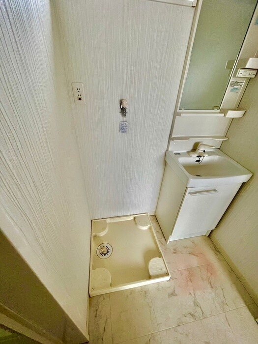 物件内観写真16　(洗濯機置場)