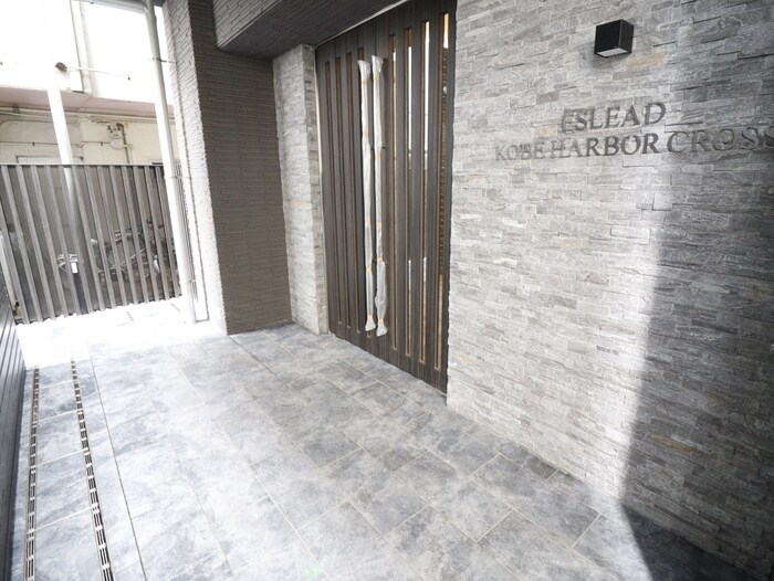 物件外観写真5　(エントランス部分)