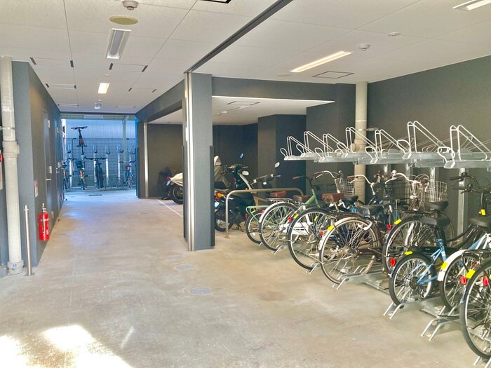 物件外観写真6　(駐輪場)