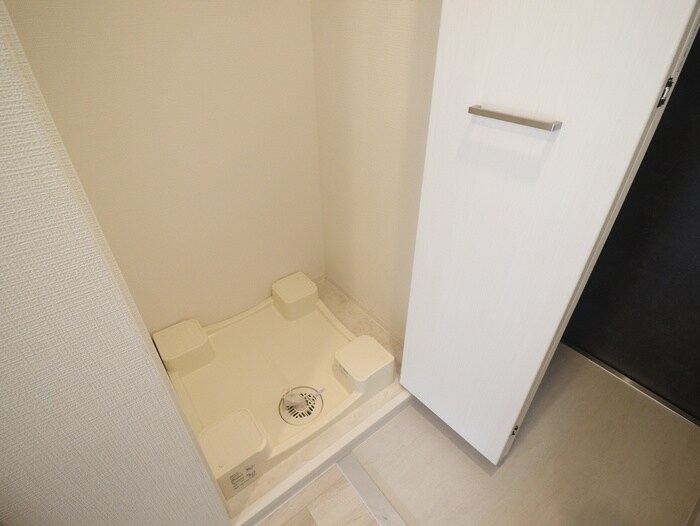 物件内観写真14　(洗濯機置場)