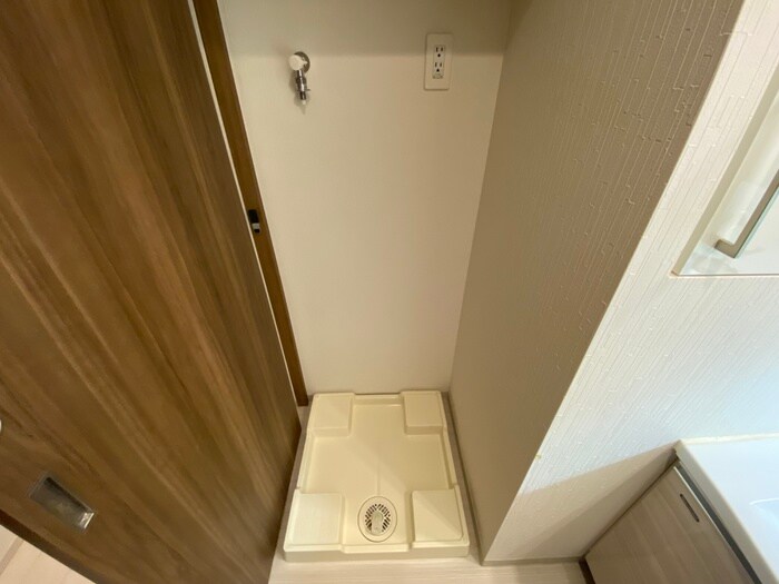 物件内観写真11　(洗濯機置場)