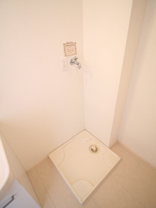 物件内観写真13　(洗濯機置場)