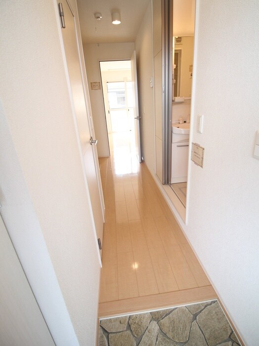 物件内観写真14　(玄関)