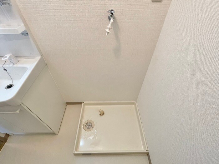 物件内観写真15　(洗濯機置場)