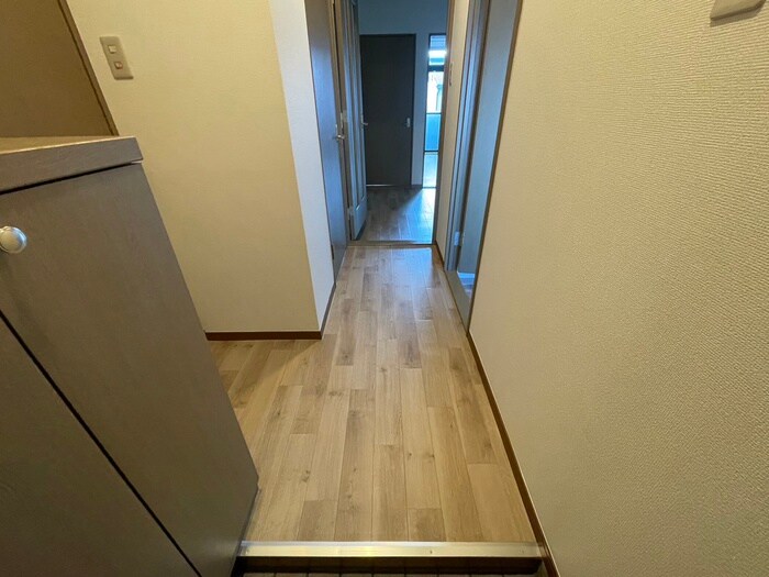 物件内観写真18　(廊下)