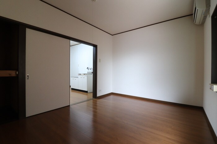 物件内観写真11　(居室)