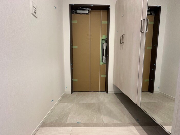 物件内観写真15　(玄関)