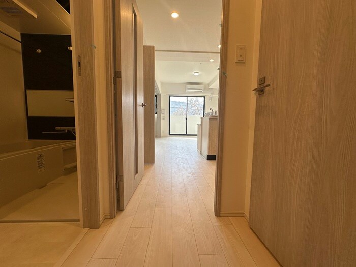 物件内観写真17　(廊下)