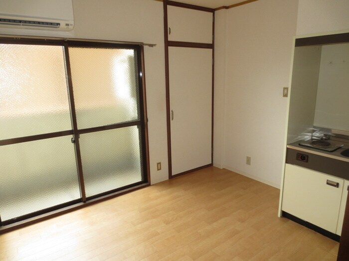 物件内観写真4　(居室)