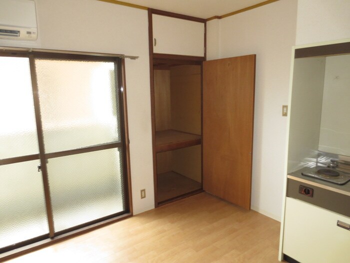 物件内観写真10　(収納)