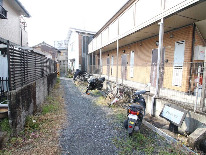 物件外観写真3　(駐輪場)