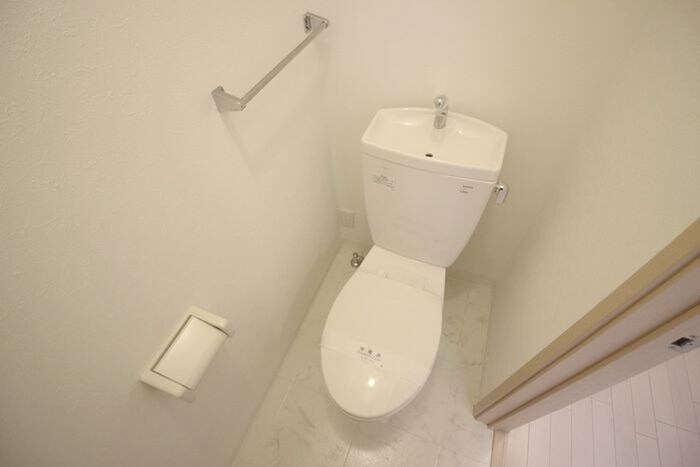 物件内観写真14　(トイレ)