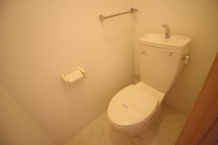 物件内観写真16　(トイレ)