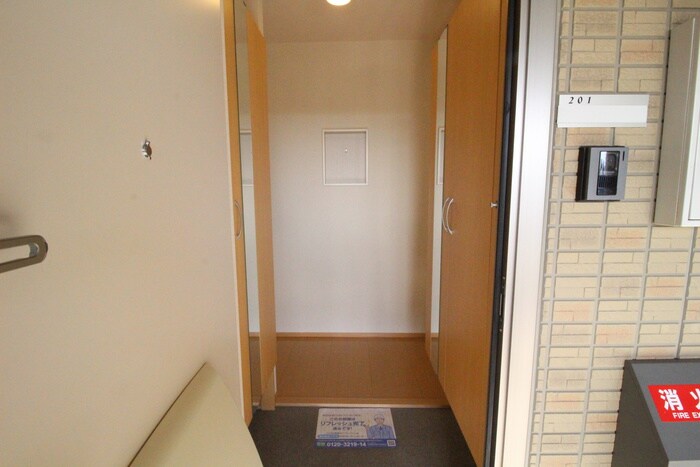 物件内観写真15　(玄関)