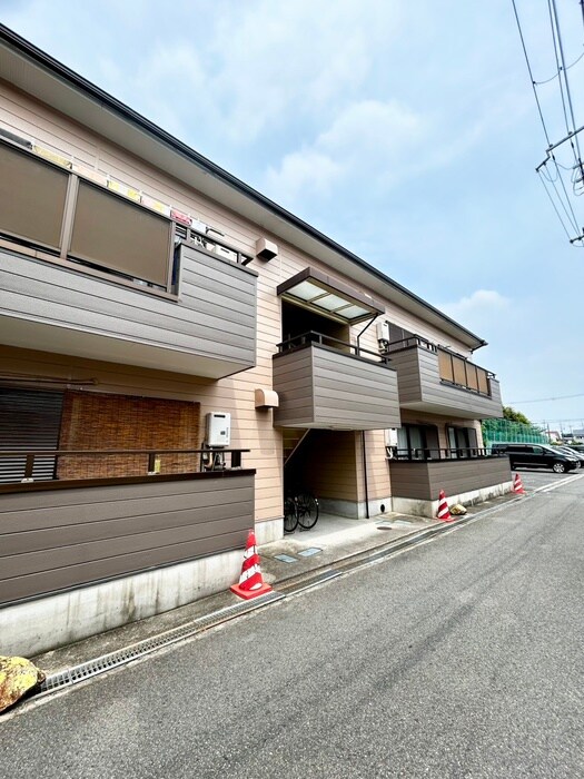 物件外観写真5　(エントランス部分)