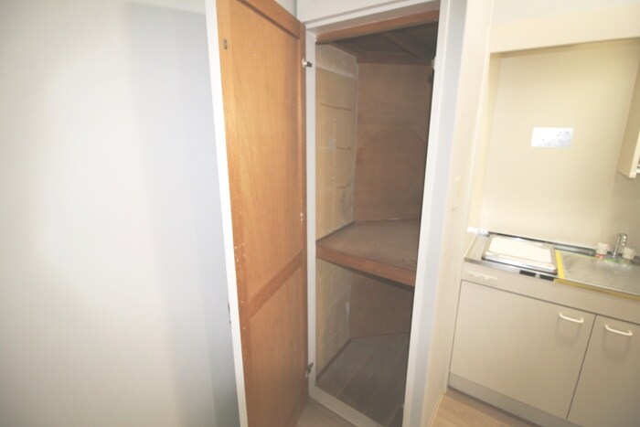 物件内観写真18　(収納)