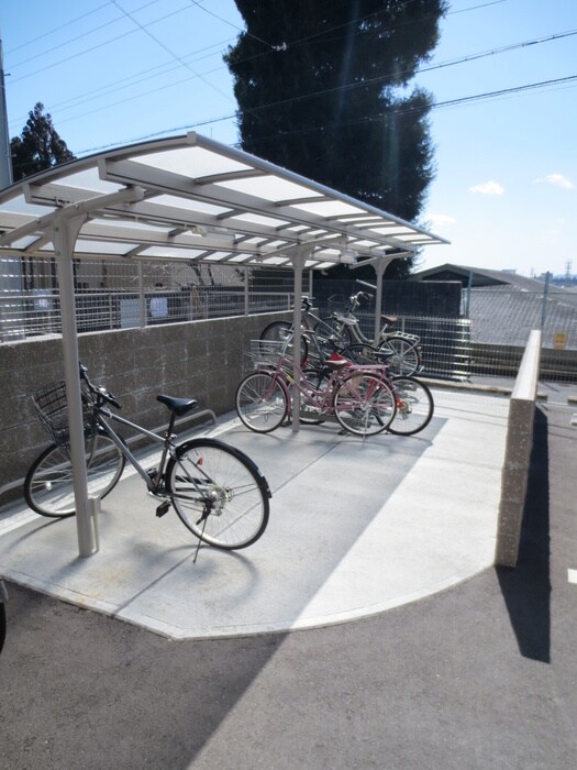 物件外観写真3　(駐輪場)