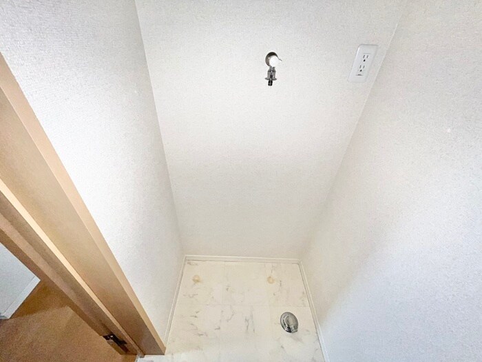 物件内観写真14　(洗濯機置場)