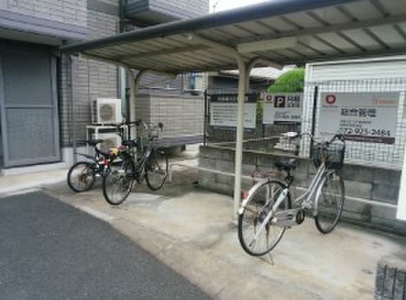 物件外観写真5　(駐輪場)