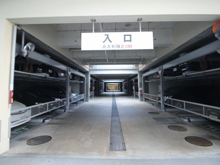 物件外観写真3　(駐車場)