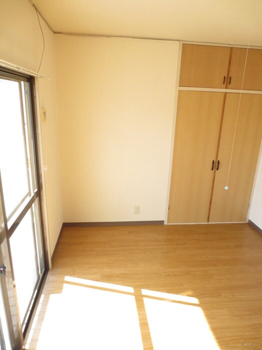 物件内観写真4　(居室)