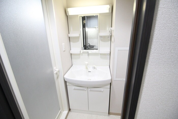 物件内観写真12　(収納)