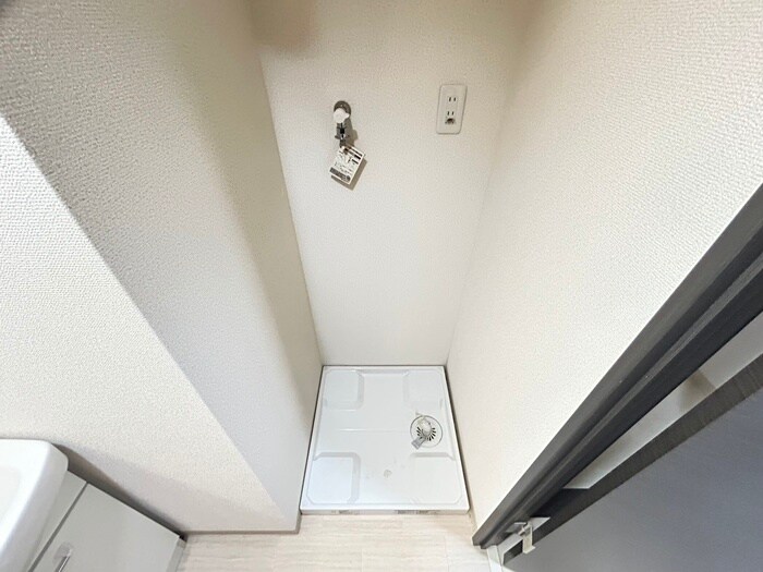 物件内観写真15　(洗濯機置場)