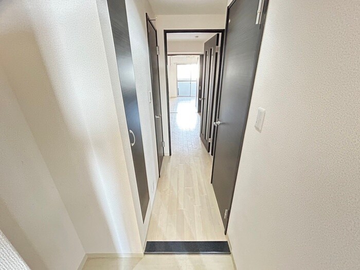 物件内観写真18　(廊下)