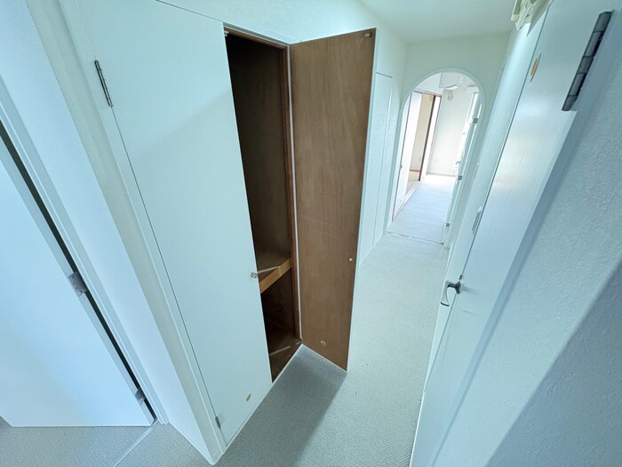 物件内観写真16　(廊下)