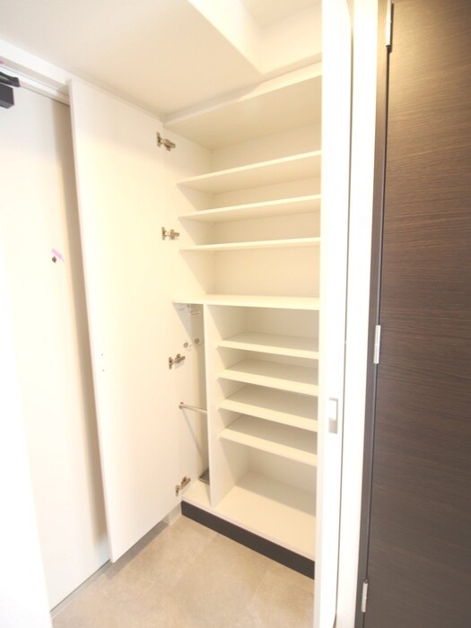 物件内観写真18　(靴箱)